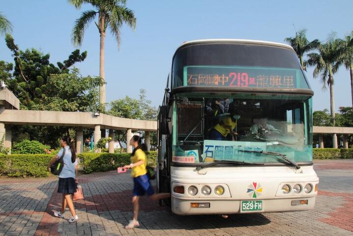 中市府增闢石岡國中公車路線 偏鄉學生就學更方便