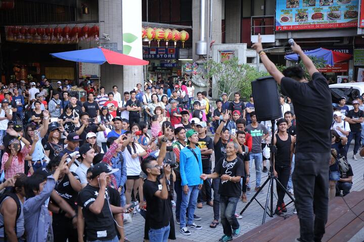 摇滚台中「绿空慢慢走」系列首场音乐会 东协广场热闹展开