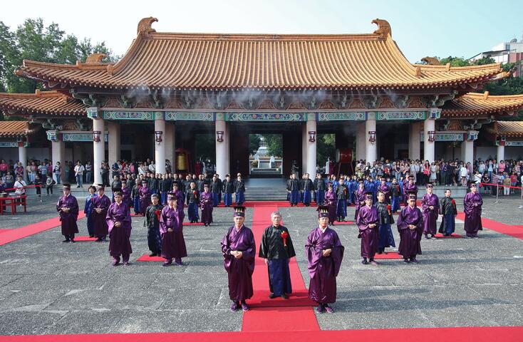 台中市政府今日舉辦祭孔大典，由副市長張光瑤擔任正獻官