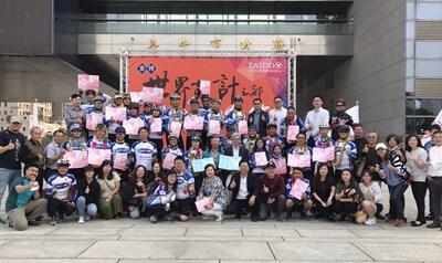 中市自行車環島團拜訪各縣市 獲連署支持爭辦世界設計之都