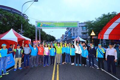 葫芦墩全国马拉松开跑 路线经花博展区为花博暖身