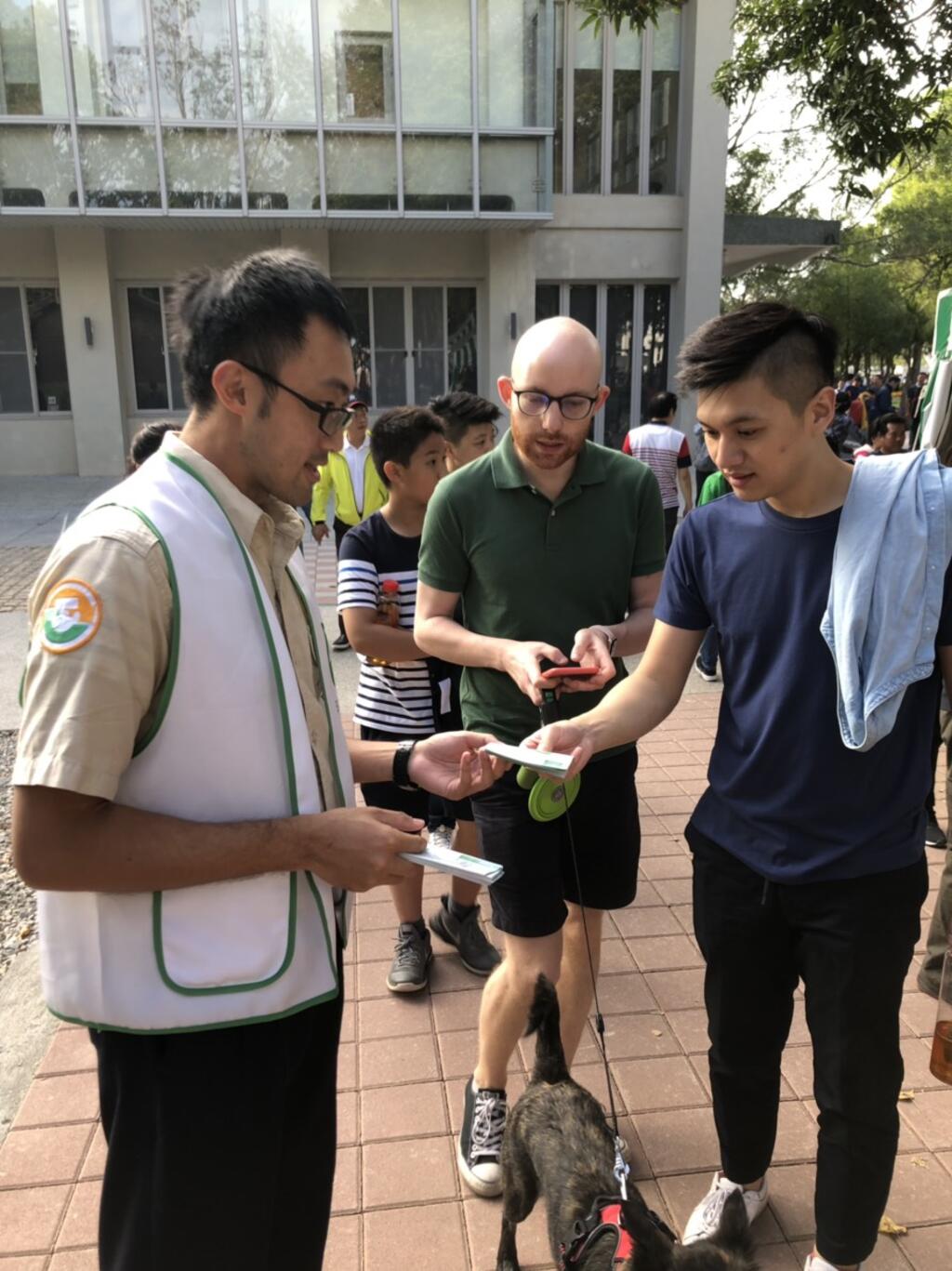 台中花博生力軍 替代役外語服務隊提供走動式英日語諮詢