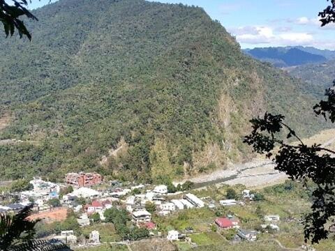 双崎部落埋伏坪登山步道可一览大安溪美景-观旅局提供