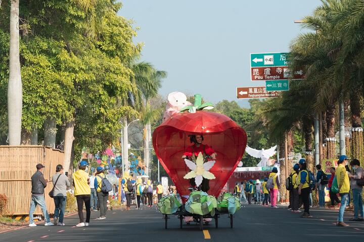 宝岛炫光巡逻队-羊来了草莓车巡演