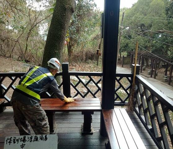 大坑登山步道凉亭消毒