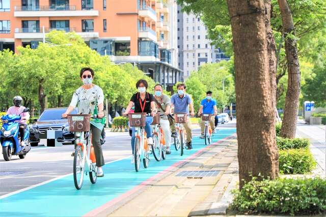 骑乘新上路的电辅车与youbike-跟着台中市西屯区公所的手绘旅行地图走访-环保又能休闲