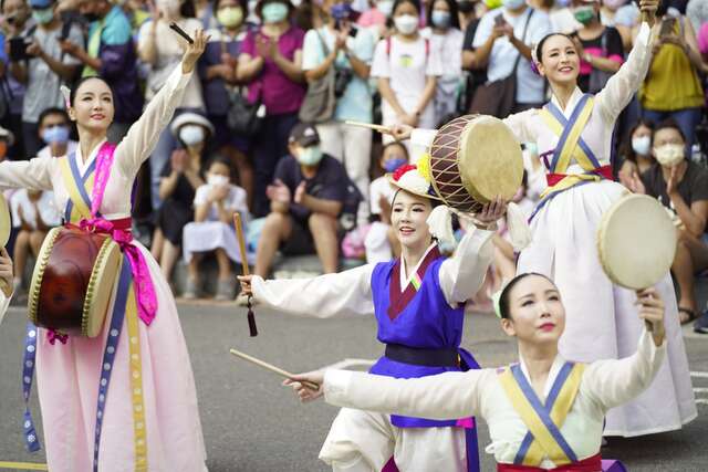 今年共邀请30团来自世界各地的知名团队进行精彩踩街游行