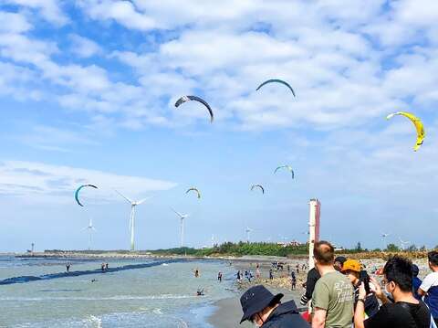 风筝冲浪