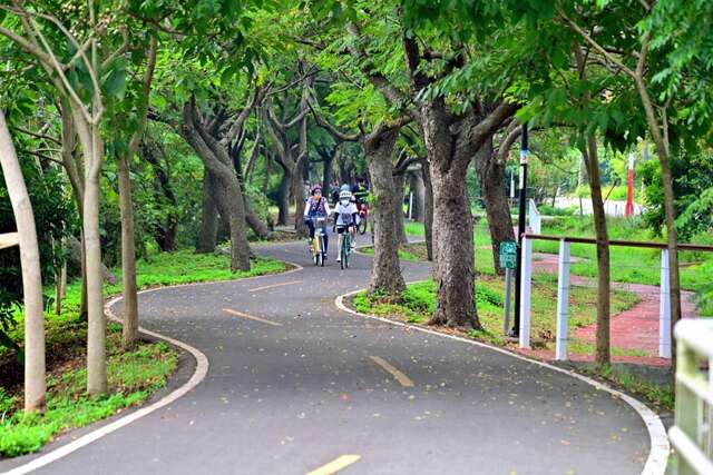 潭雅神绿园道s弯道