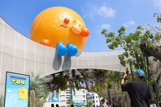 巨型萌獸出沒park2草悟廣場-台中國際動畫影展十週年-全新ip餅餅-涼涼吸人潮