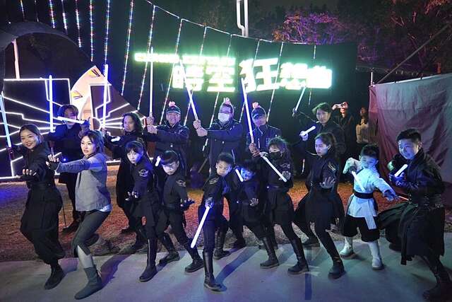 01-中台灣燈會-時空狂想曲-超驚喜-建設局邀您跟隨星際使者進入平行宇宙_0