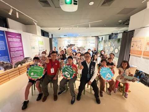 保护石虎-拓印大自然之美-中市水利局引领民众体验保育行动-共襄保育盛举