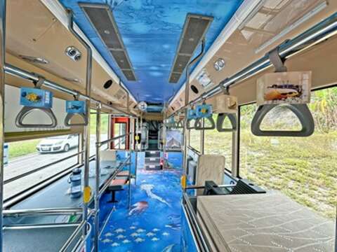 搭乘台湾好行679-彷佛潜入海洋世界_0