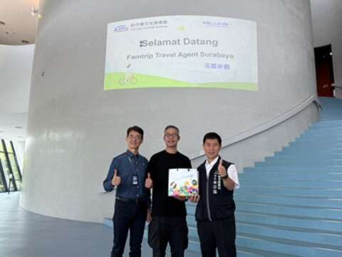 台中观旅局与此次踩线团代表合影_0