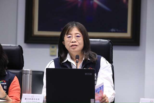 觀旅局長陳美秀今日以-2025台中國際花毯節-為題進行專案報告 (1)