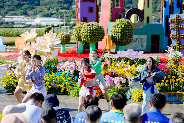 記者會熱舞表演