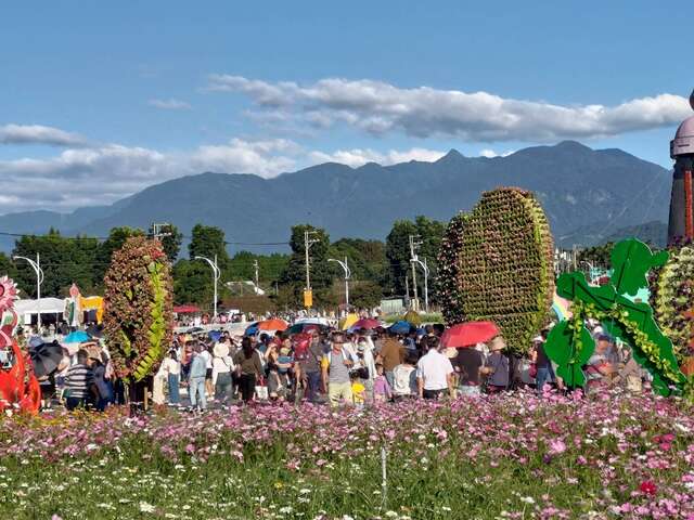 花毯节吸引大批游客