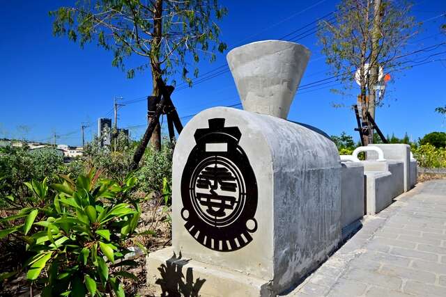 后里泰安周邊景觀設施改善工程-火車造型休憩座椅_0