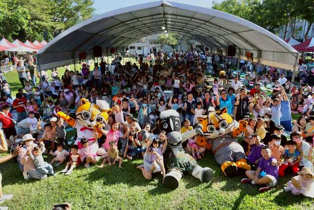 市府舉辦石虎家族見面會-也利用機會向民眾宣導交通安全觀念