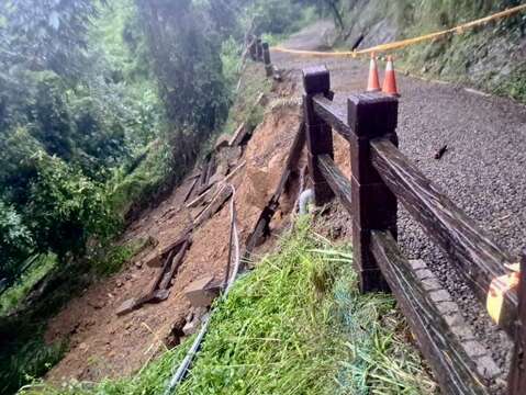 10号步道1kplus030灾害情形_0