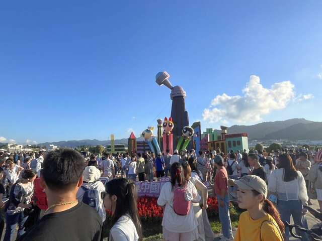 花毯节再创人潮高峰_0