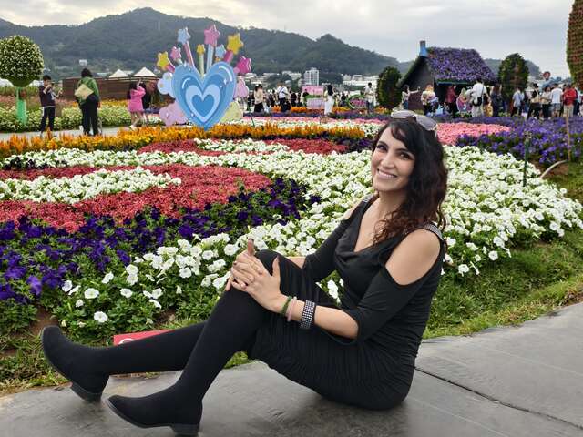 外籍游客在花毯节留下美好回忆_0