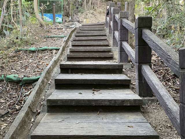 27号步道阶梯修复