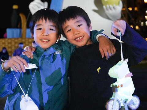 7姆明小提燈-可愛又應景