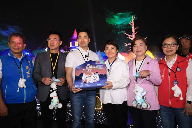 盧市長贈送黑沃咖啡禮盒