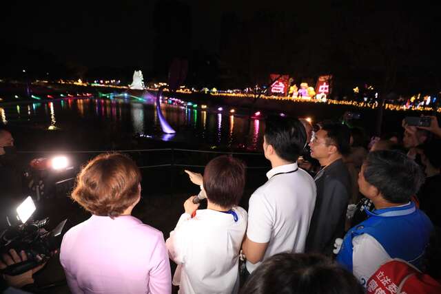 蔣市長說-中台灣燈會有許多值得台北市學習的地方-因此特別請觀傳局團隊實地觀摩-交流取經