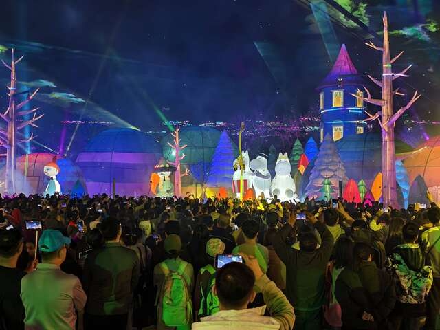 2026中台灣燈會主燈秀吸引大批民眾觀賞