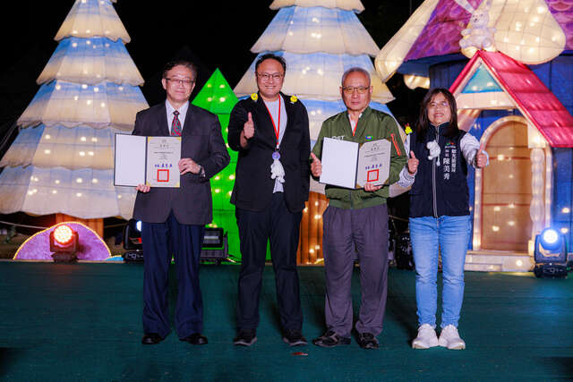 今年度燈會由各企業攜手打造璀璨燈海