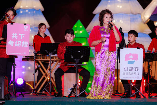 台灣竹樂團演出