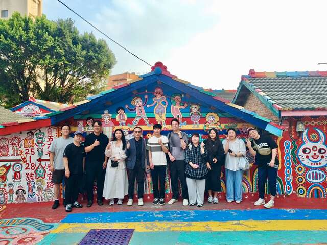 韓國真航空踩線團走訪彩虹村合影