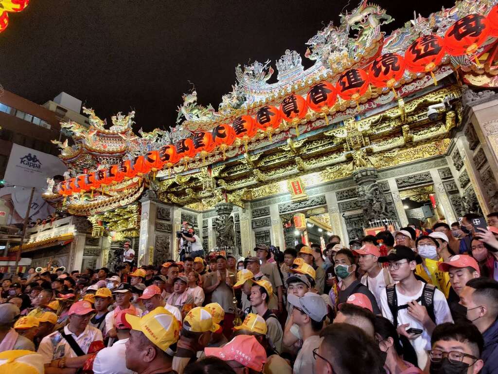 国际媒体参与大甲镇澜宫起驾盛典-感受中台湾宗教热度