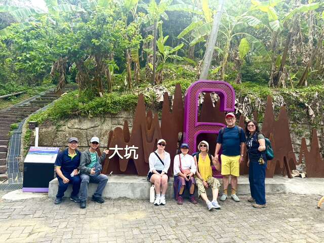德國訪團到大坑登山步道健行感受芬多精
