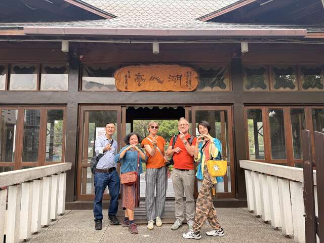 德國訪團至百年古蹟的台中地標湖心亭參觀