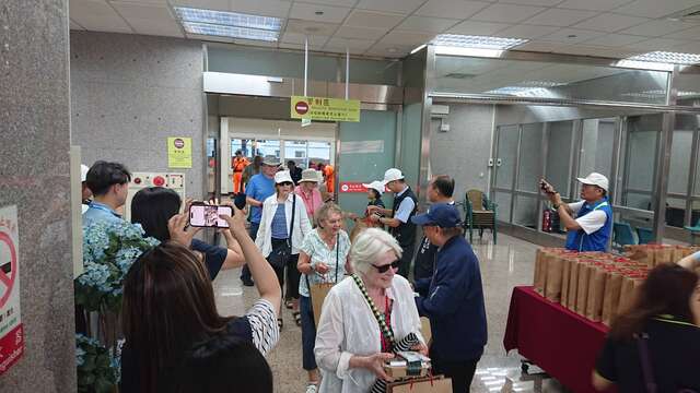 热烈欢迎国际游客造访中台湾