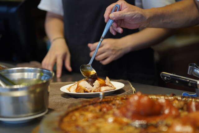 連續7年上榜必比登推介餐廳-富狀元豬腳