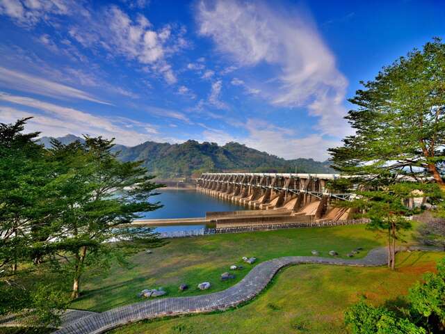 雄偉的-石岡水壩-不僅是台中重要水源地-更是極佳賞鳥勝地