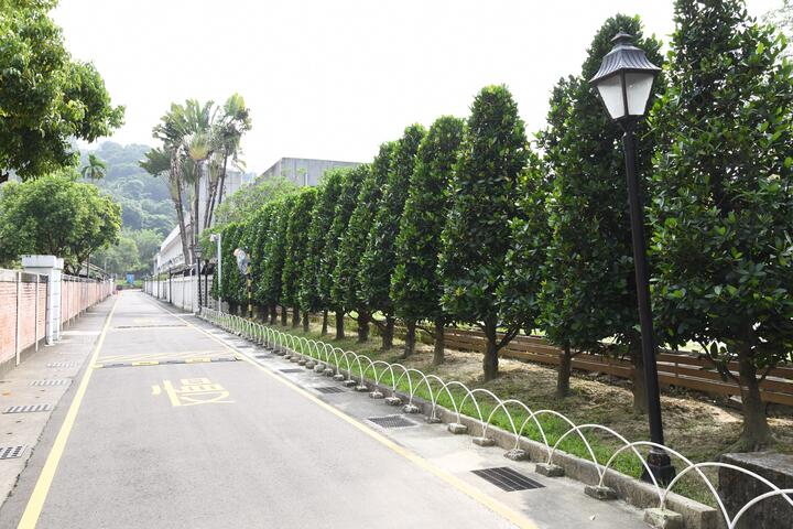 Democratic Assembly Affairs Park, Legislative Yuen