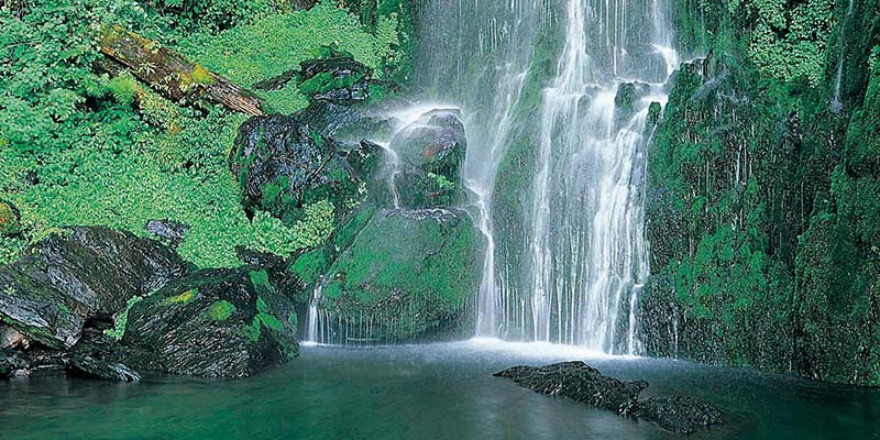 Yansheng Waterfall