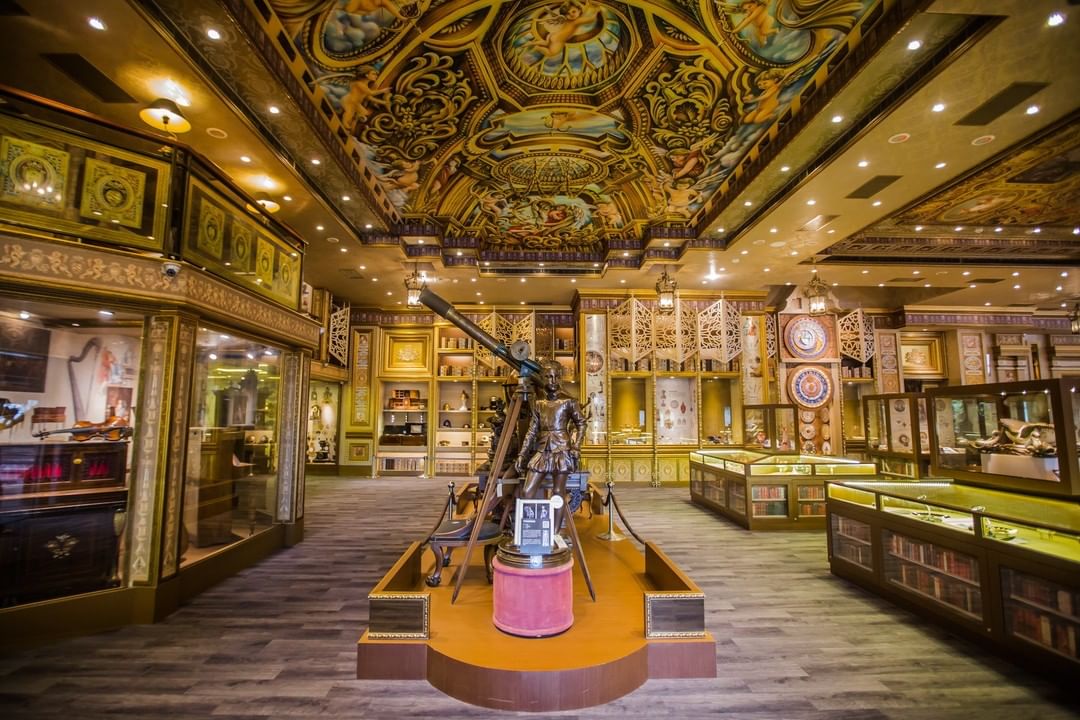 ⠀⠀⠀⠀⠀⠀⠀⠀⠀⠀⠀⠀
西洋博物館，集結了千件的私人古董收藏，彷彿來到西方的宮殿～
Art collections inside...