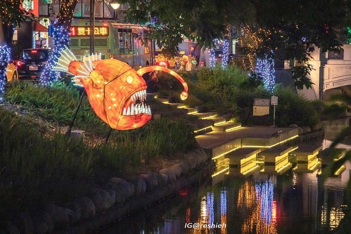 ⠀⠀⠀⠀⠀⠀⠀⠀⠀⠀⠀⠀
2020台灣燈會的燈籠魚在綠川旁邊休息，到了晚上就會點燈照亮河川喔～
-
臺中市中區綠川西街135號
-...