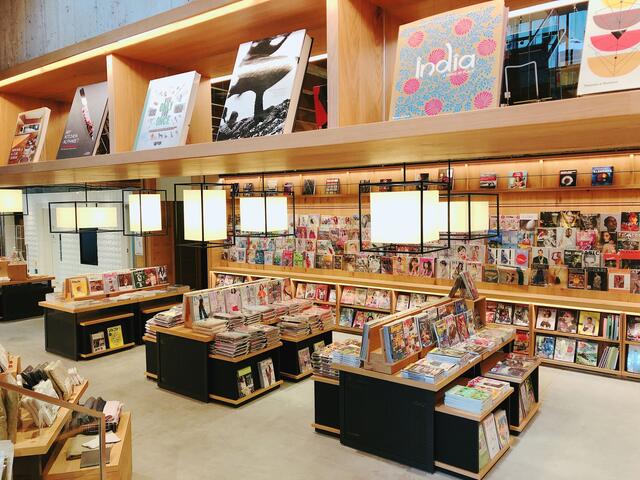TSUTAYA BOOKSTORE 台中市政店 2樓 雜誌區