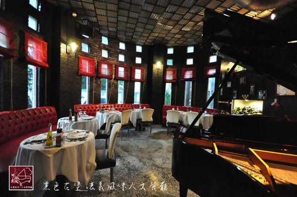 台中餐厅-黑色古堡-法义风味人文餐厅