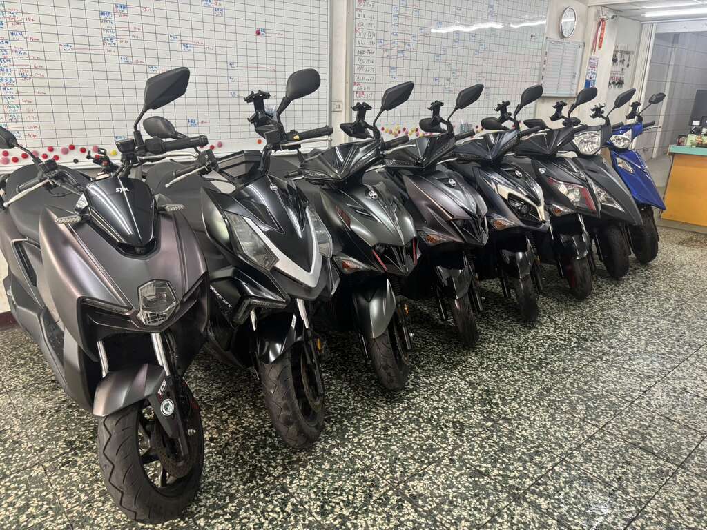 鑫运通小客车租赁有限公司