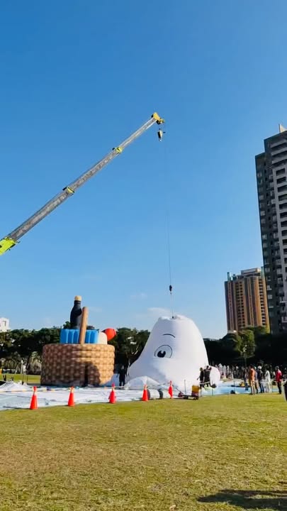 \巨型姆明的诞生！2026中台湾灯会合作IP在台中超萌现身💗/