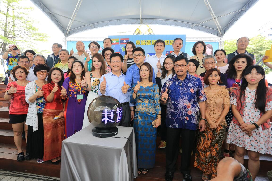 中市东协广场启用 林市长：新移民不只是过客