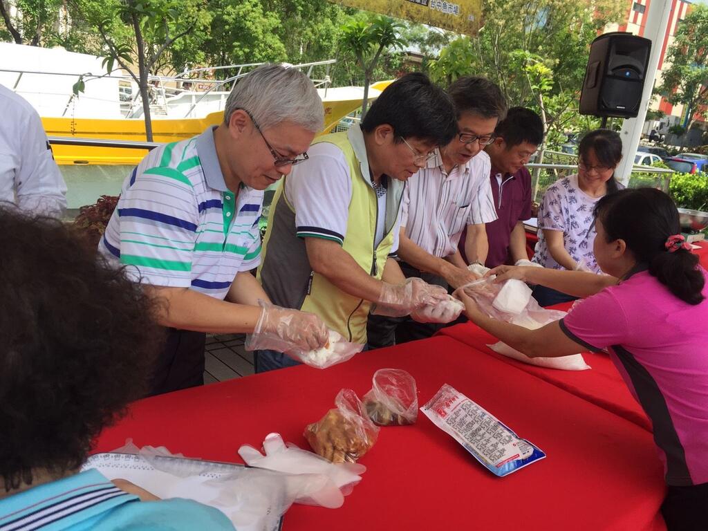 千人亲子包饭团 中市府推广台湾米食文化
